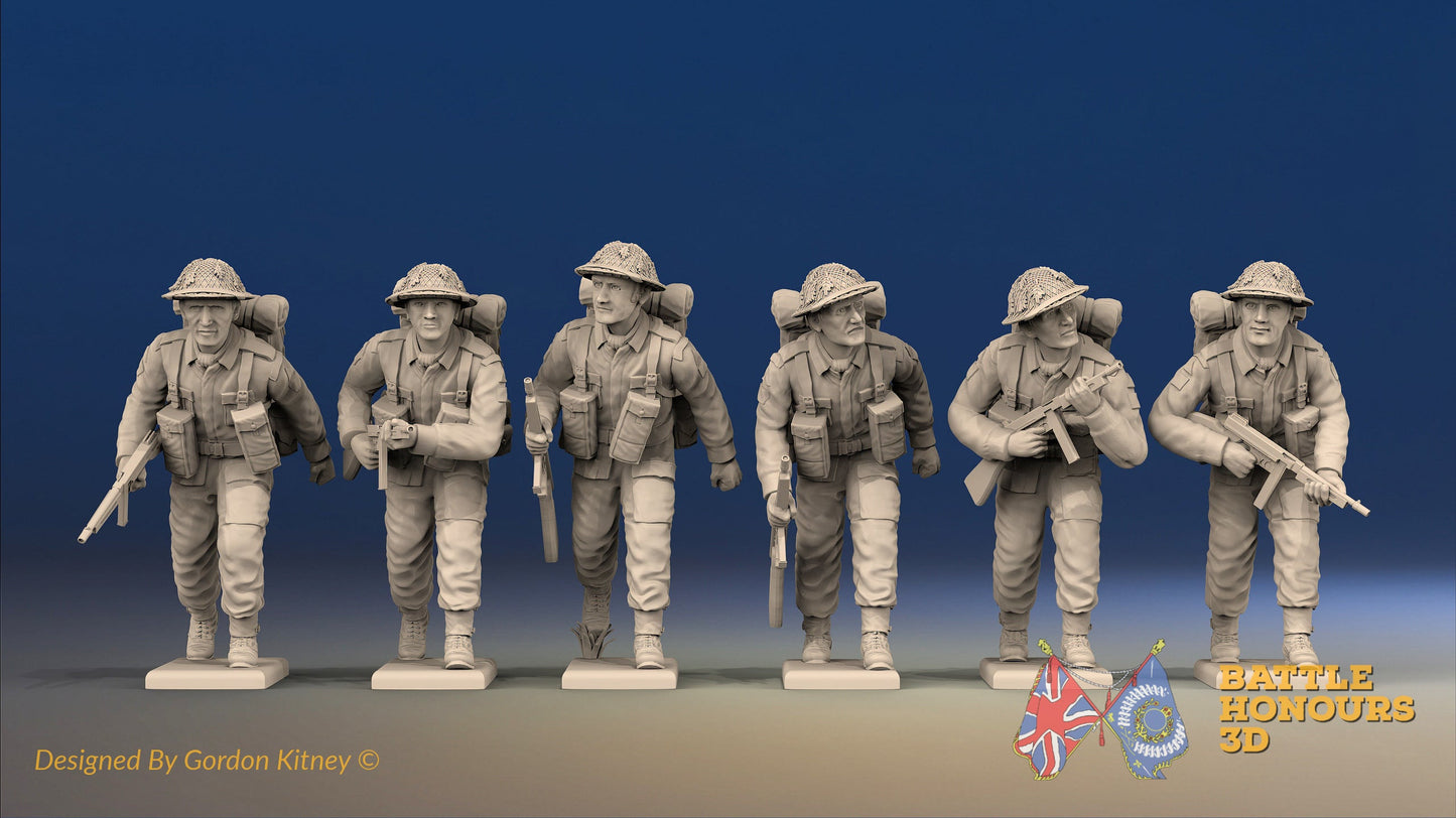 WW2 Canadian Battledress Advancing miniature figures front view