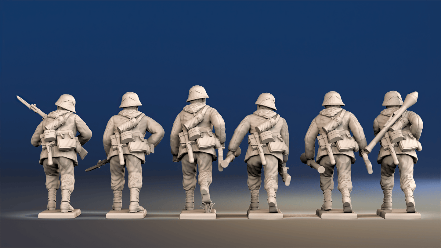 WW2 German Panzergrenadiers - Advancing, Smocks, Helmets and Gaiters