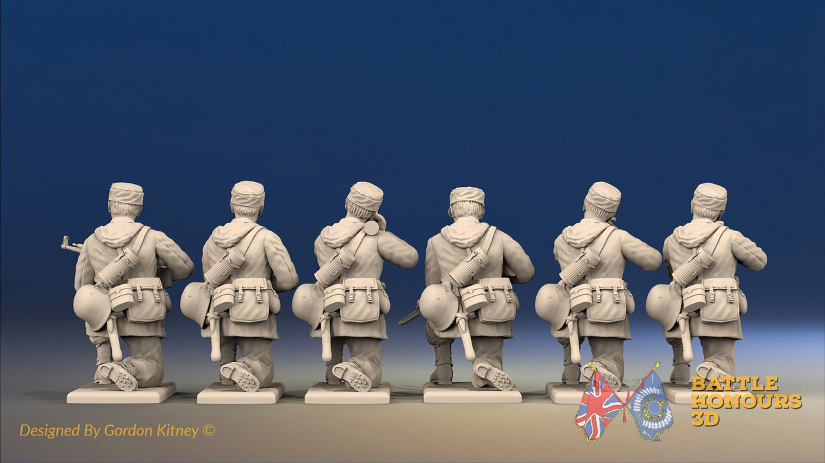 WW2 German Smock Gaiters Field Cap Kneeling miniature figures rear view