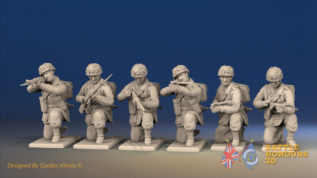 WW2 British Paratroopers Helmet Kneeling miniature figures front view