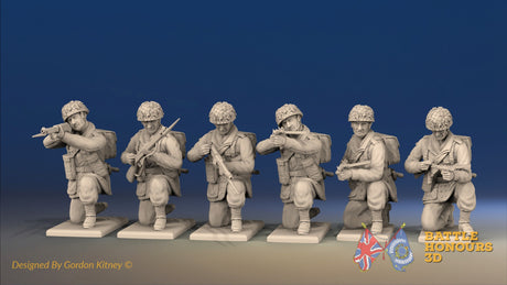 WW2 British Paratroopers Helmet Kneeling miniature figures front view
