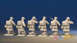 WW2 British Paratroopers Red Beret Kneeling miniature figures rear view