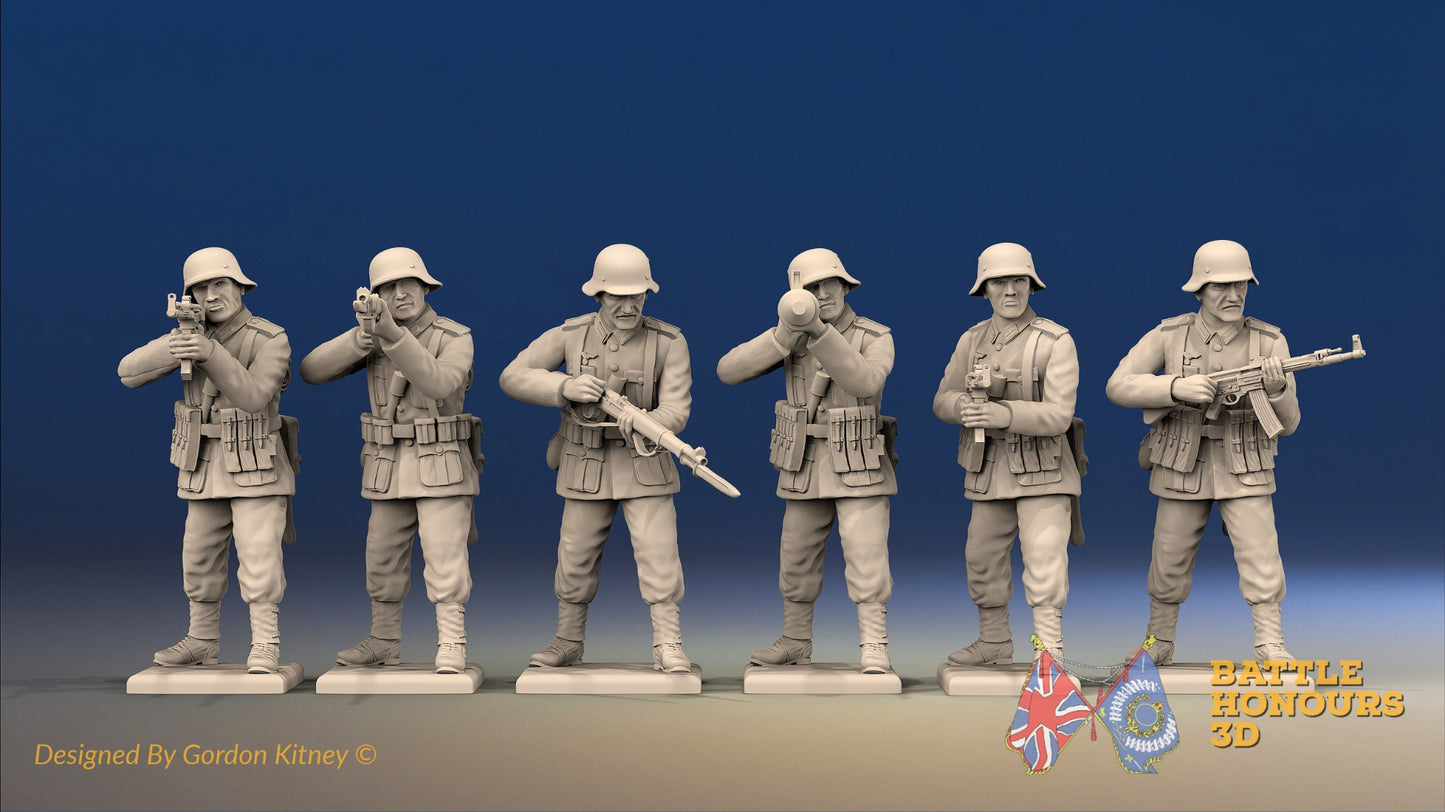 WW2 German Infantry Gaiters Helmet Firing miniature figures front view