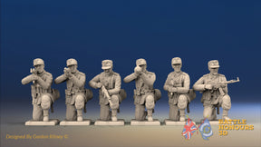 WW2 German Infantry Gaiters Field Cap Kneeling miniature figures front view