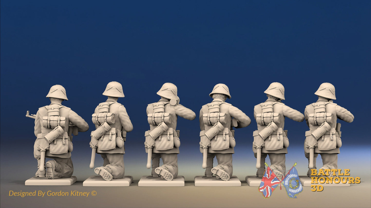 WW2 German Infantry Gaiters Helmet Kneeling miniature figures rear view