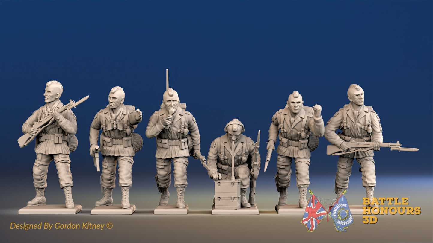 WW2 US Paratroopers Without Field Dressing Command miniature figures front view