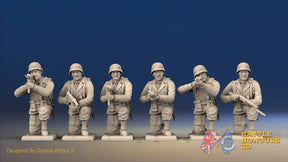 WW2 US Infantry Kneeling miniature figures front view
