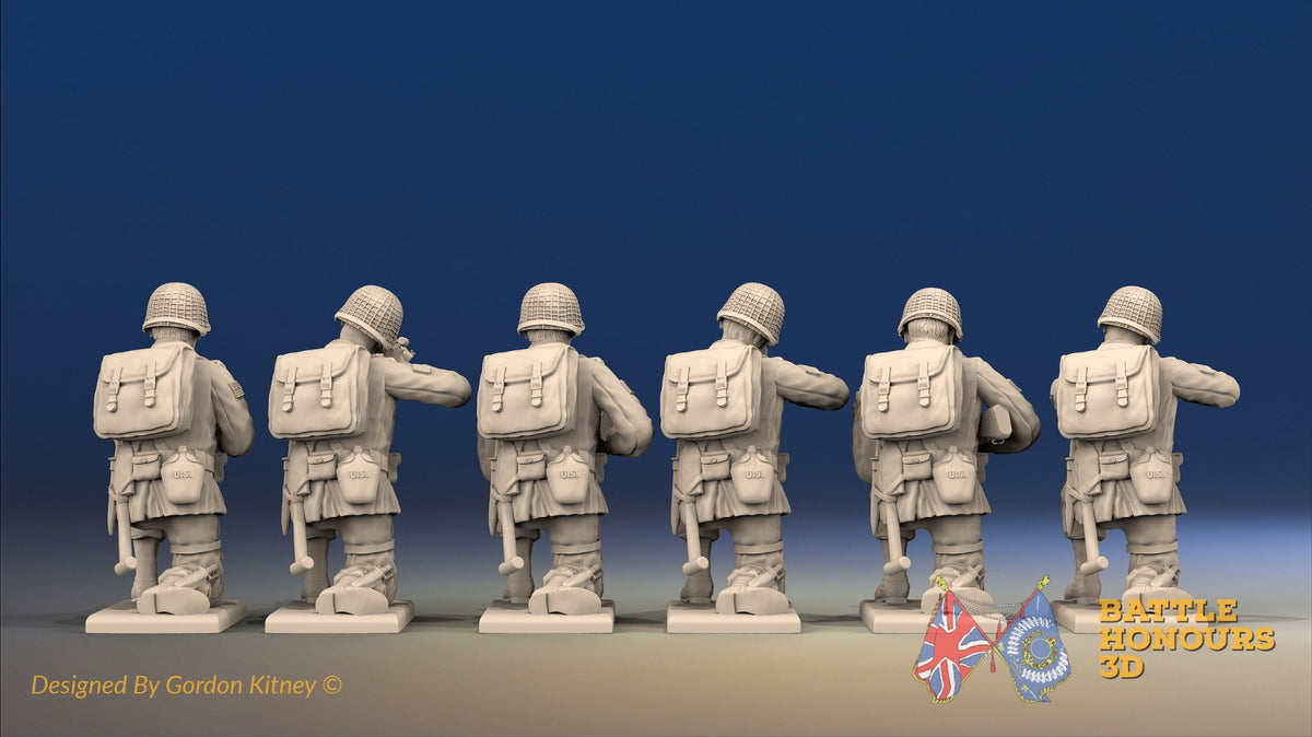 WW2 US Paratroopers Without Field Dressing Kneeling miniature figures rear view